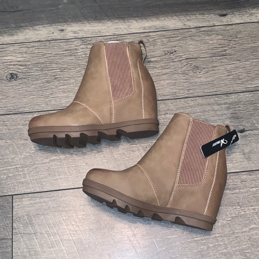 Wedge ankle booties